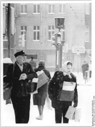 Postboten im Schnee, Februar 1966