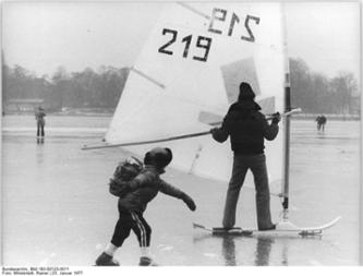 Surfen auf dem Eis, Januar 1977