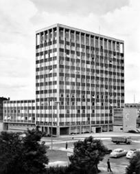 Bundesarchiv, Koblenz.- Bürogebäude am Wöllershof (1961)