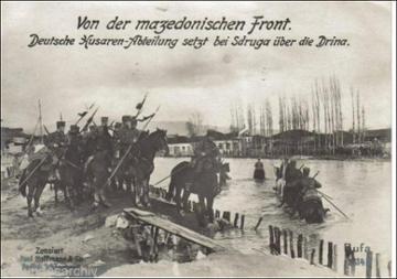 Deutsche Husaren überqueren die Drina