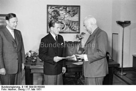 Verleihung des Verdienstordens der Bundesrepublik Deutschland an den Bergmann Fritz Brandl