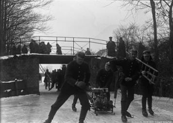 Feuerwehr auf Schlittschuhen, Januar 1933