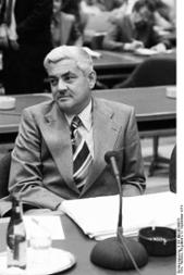 Bundesminister a.D. Prof. Dr. Horst Ehmke vor dem 2. Untersuchungsausschuss des Deutschen Bundestages der 7. Wahlperiode, Aufnahme vom 12.9.1974