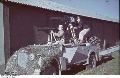 Getarnter Filmwagen mit Berichtertrupp 1943