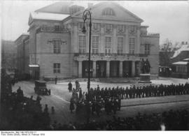 Platz vor dem Nationaltheater in Weimar während der Eröffnung der Nationalversammlung, 6. Februar 1919