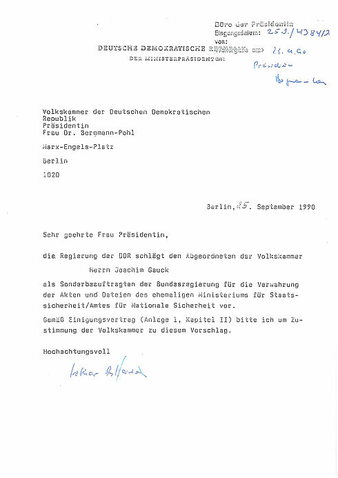 Zustimmungsschreiben der Regierung der DDR zur Ernennung von Joachim Gauck zum Bundesbeauftragten für die Unterlagen des Staatssicherheitsdienstes der ehemaligen Deutschen Demokratischen Republik, 25. September 1990