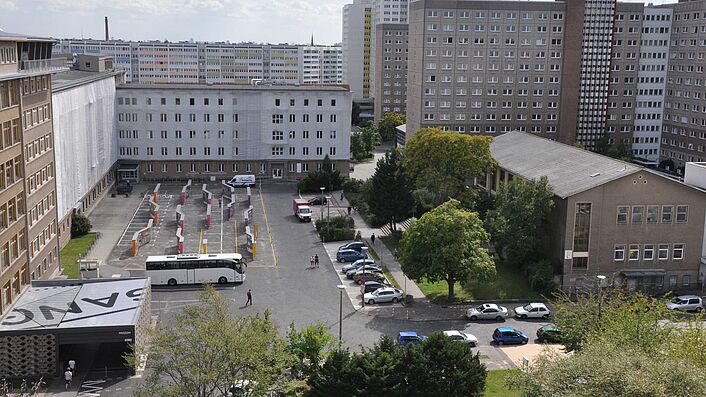 Das Bild zeigt die ehemalige Stasi-Zentrale von oben.
