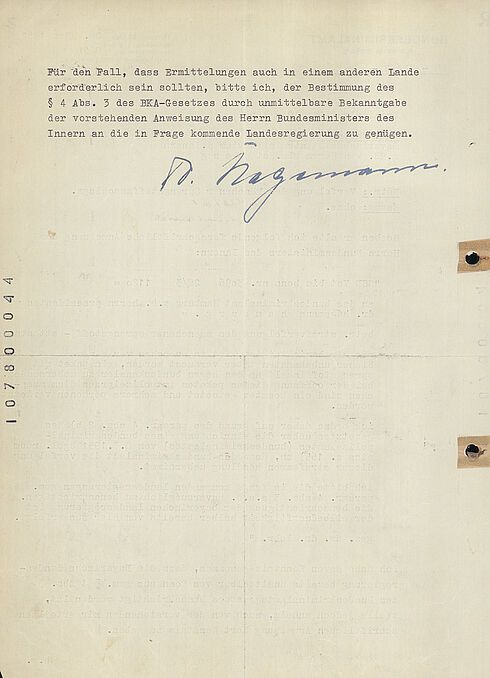 Maschinengeschriebenes Dokument mit händischer Unterschrift