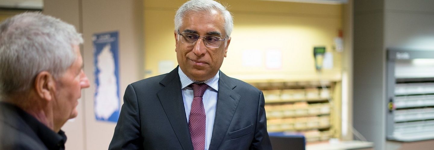 UN-Sonderberichterstatter Prof. Joe Cannataci und der Bundesbeauftragte Roland Jahn in der Kartei