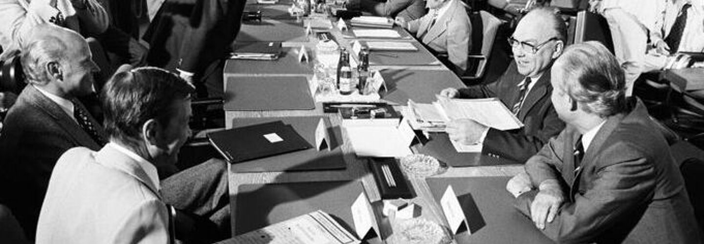 Kabinettssitzung unter Leitung von Bundeskanzler Helmut Schmidt im Schloss Gymnich