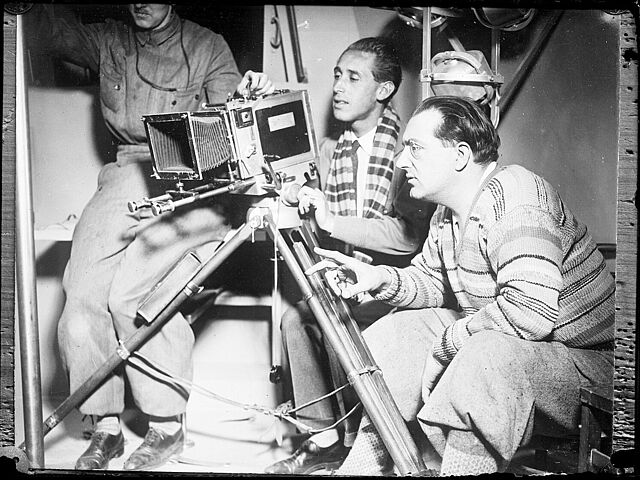 Fritz Lang bei Dreharbeiten für den Film „Frau im Mond“ (Oktober 1929)