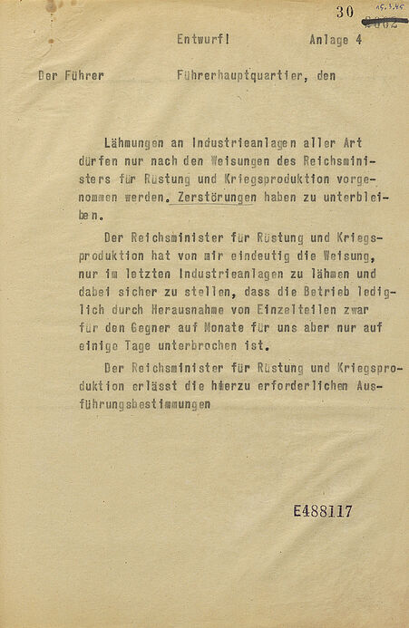 Maschinengeschriebenes Dokument mit einer händischen Unterstreichung