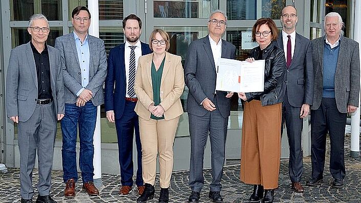 Überreichung des BSI-Zertifikats an das Bundesarchiv