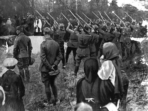 Bild der Beisetzung des Jagdfliegers Manfred von Richthofen, 1918