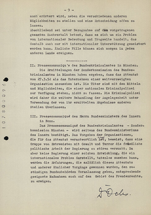 Maschinengeschriebenes Dokument mit nummerierten Absätzen, handschriftlichen Korrekturen und Unterschrift