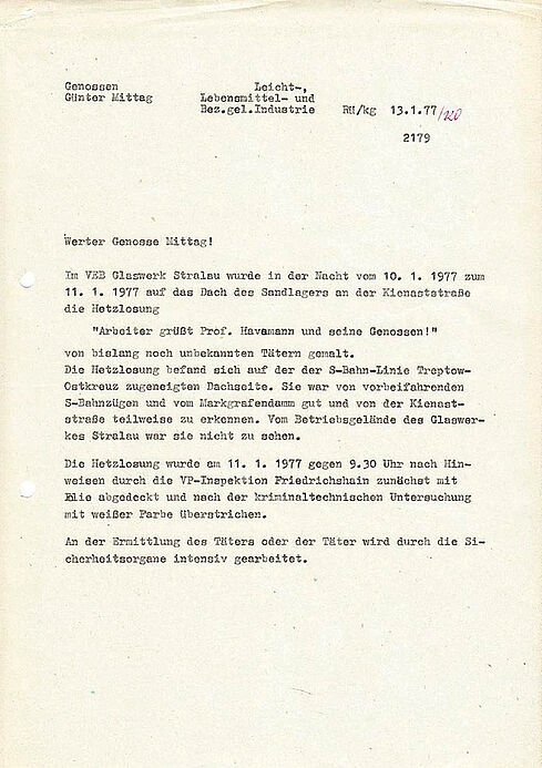 maschinengeschriebenes Dokument mit handschriftlich ergänzter Zahl hinter dem Datum