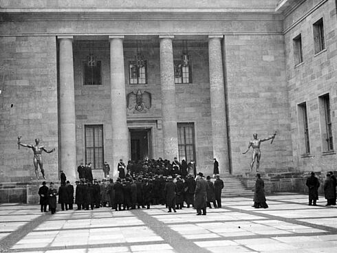 Ehrenhof der Neuen Reichskanzlei, 10. Januar 1939