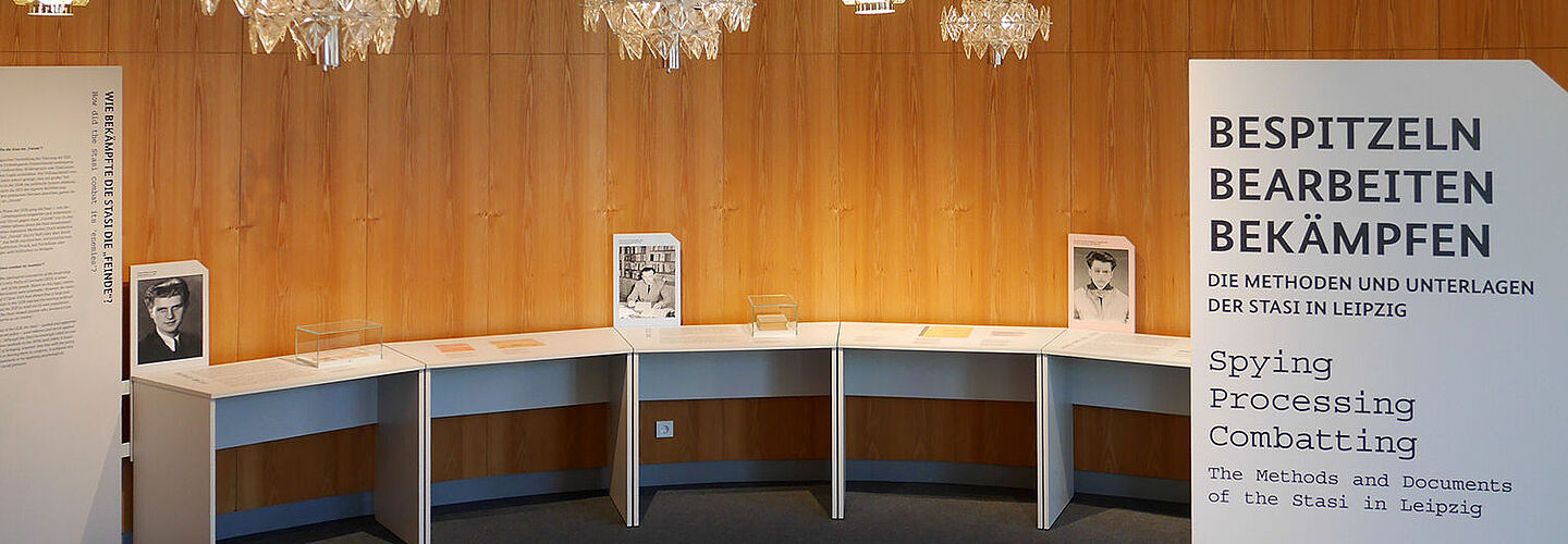Blick in den Ausstellungsteil „Wie bekämpfte die Stasi die ‚Feinde‘?“ Blick in die Ausstellung