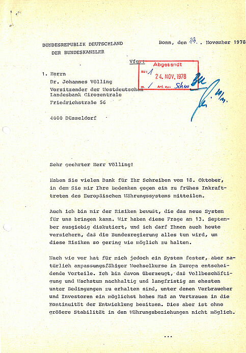 Schreiben in Maschinentext mit Postausgangsstempel und handschriftlichem Vermerk sowie Kürzeln