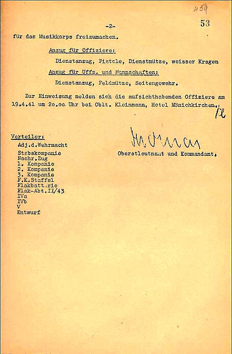 maschinengeschriebenes Dokument mit Verteiler und händischer Unterschrift