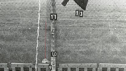 Das Bild zeigt ein Tatortfoto eines ungesetzlichen Grenzübertritts nordwestlich von Veltheim