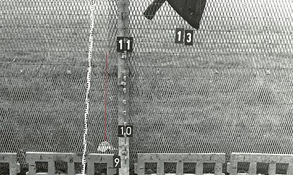 Das Bild zeigt ein Tatortfoto eines ungesetzlichen Grenzübertritts nordwestlich von Veltheim