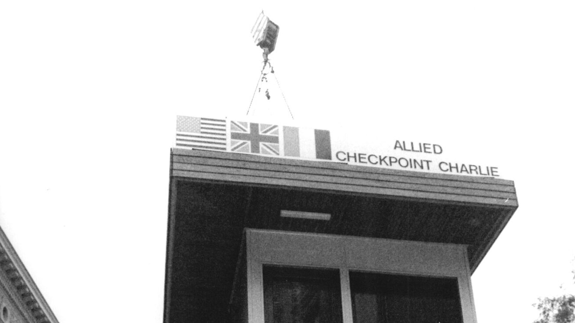 Bild vom Abriss des Checkpoint Charlie, Berlin, 22. Juni 1990