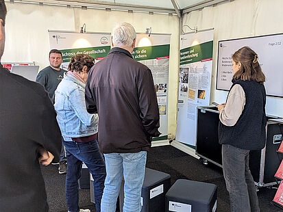 Das Stand des Bundesarchivs beim Tag der Deutschen Einheit 2025 in Saarbrücken
