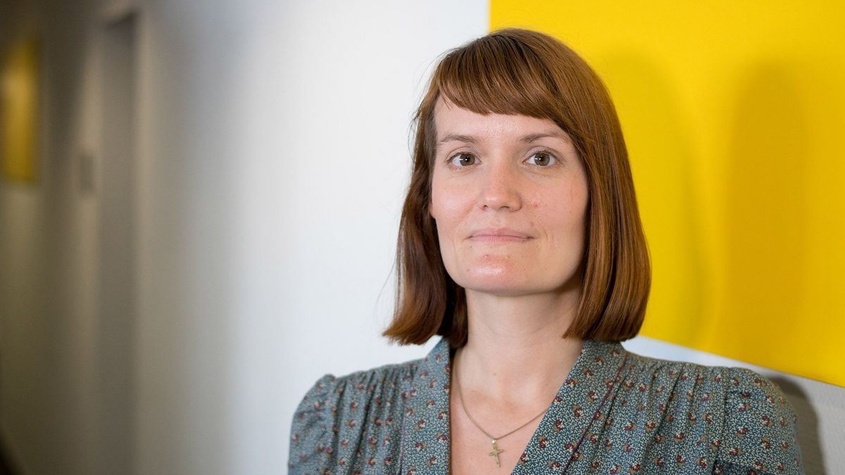 Dr. Stephanie Schlesier, Sachbearbeiterin