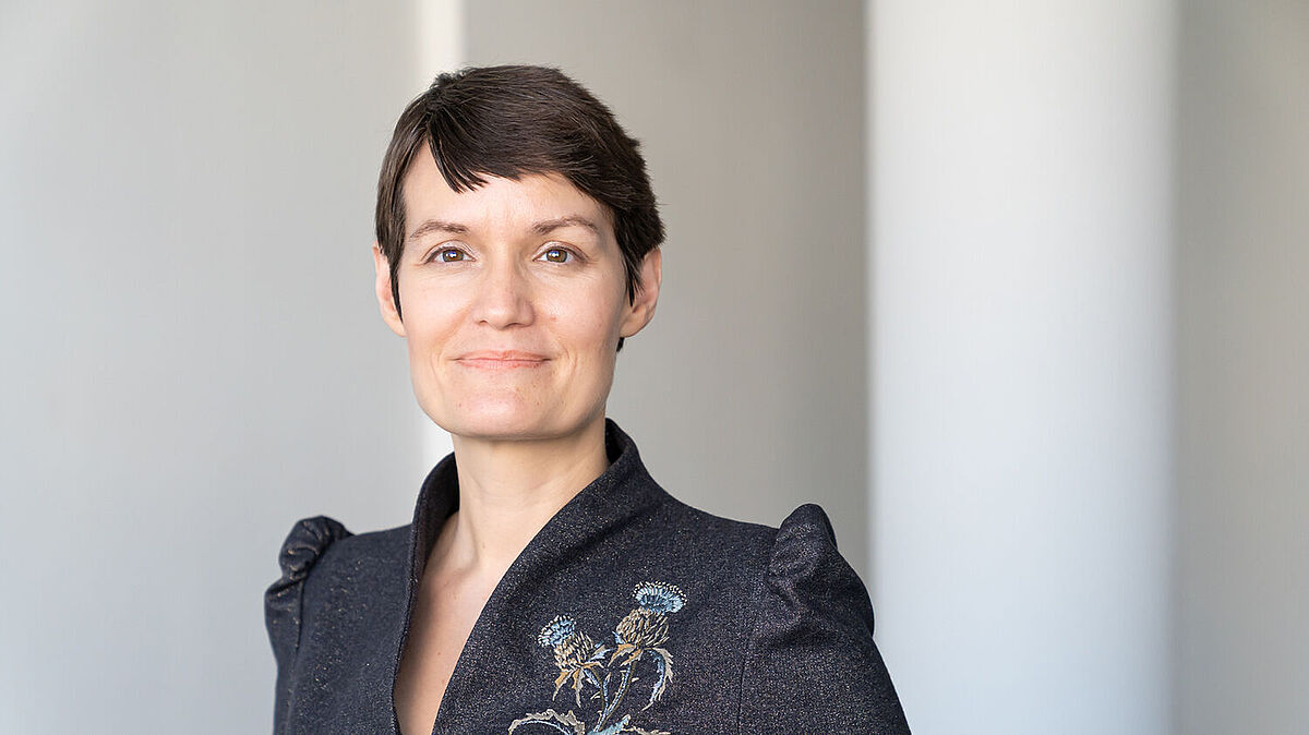 Dr. Stephanie Schlesier, Sachbearbeiterin