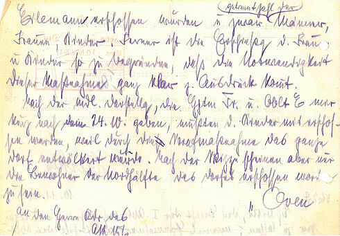 [Handschriftliche Notiz: Eilemann erschossen wurden und zwar getrennt Zahl der Männer, Frauen, Kinder. Ferner ist die Erschießung d. Frauen und Kinder so zu begründen, daß die Notwendigkeit dieser Maßnahme ganz klar. z. Ausdruck kommt. Nach der mdl. Darstellung, die Hptm Fr. u. Oblt. E mir kurz nach dem 24.10.1941 gaben, mußten d. Kinder mit erschossen werden, weil durch die [durchgestrichen: ß] Strafmaßnahme das ganze Dorf entvölkert wurde. Nach der Skizze scheinen aber nur die Bewohner der Nordhälfte des Dorfes erschossen worden zu sein. [Unterschrift: v. Oven]  An den Herrn Kdr. des Att. [unleserlich, Abkürzung aufgelöst zu: Artillerie-Regiments]