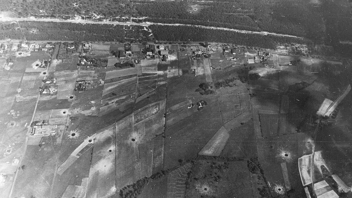 Luftaufnahme der Heeresversuchsanstalt Peenemünde (ca. 1943/1944), Quelle:
            Bundesarchiv, RH8II Bild-FE858-L28-19 / ohne Angabe