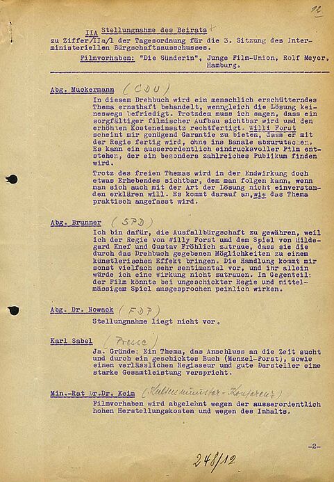 Stellungnahme zum Film „Die Sünderin“ als Entscheidungsgrundlage für die Übernahme einer Ausfallbürgschaft durch die Bundesrepublik (Seite 1), Oktober 1950 Maschinengeschriebenes Dokument mit Absätzen und handschriftlichen Klammervermerken hinter den Namen der Beiratsmitglieder