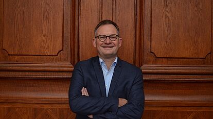 Das Bild zeigt Herrn Prof. Dr. Gassert