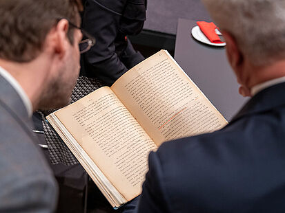 Besuch des ukrainischen Außenministers Andrii Sybiha im Bundesarchiv in Berlin-Lichterfelde Besuch des ukrainischen Außenministers Andrii Sybiha im Bundesarchiv in Berlin-Lichterfelde
