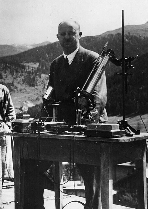 Wilhelm Gustloff im Physikalisch-Meteorologischen Institut zu Davos (1928/1933 ca.)