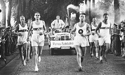 Fackellauf im Vorfeld der Olympischen Spiele 1936