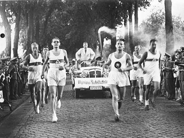 Fackellauf im Vorfeld der Olympischen Spiele 1936