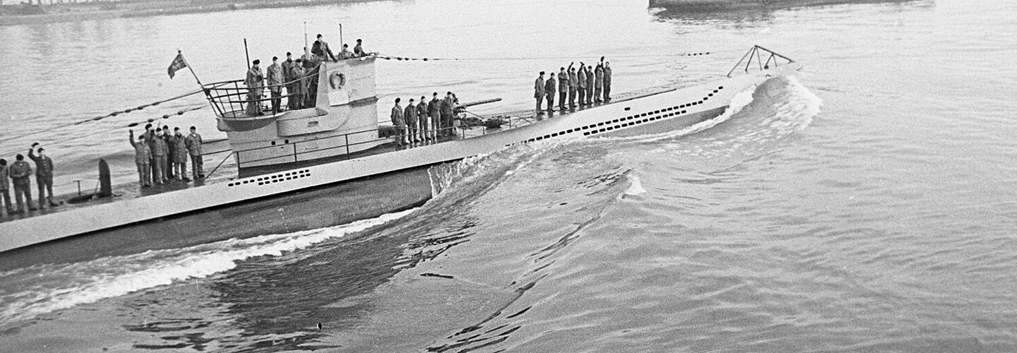 Deutsches U-Boot 99 läuft im&nbsp;Februar 1941 bei Lorient (Frankreich) aus