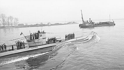 Deutsches U-Boot 99 läuft im&nbsp;Februar 1941 bei Lorient (Frankreich) aus