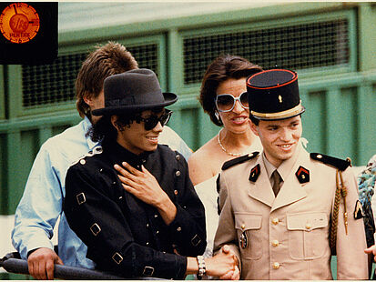 Der „falsche“ Michael Jackson an der Grenzübergangsstelle am Checkpoint Charlie in Berlin