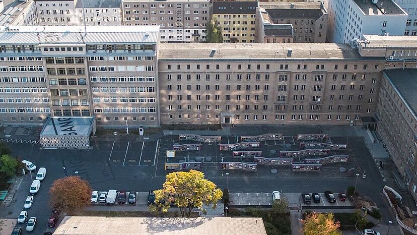 Blick auf die 'Ehemalige Stasi-Zentrale. Campus für Demokratie'