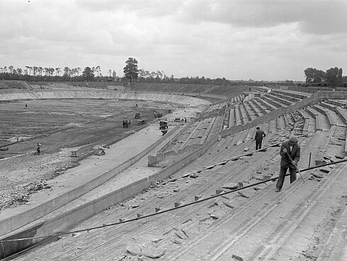 Abriss der Rennbahn Grunewald und des Deutschen Stadions im Jahr 1934