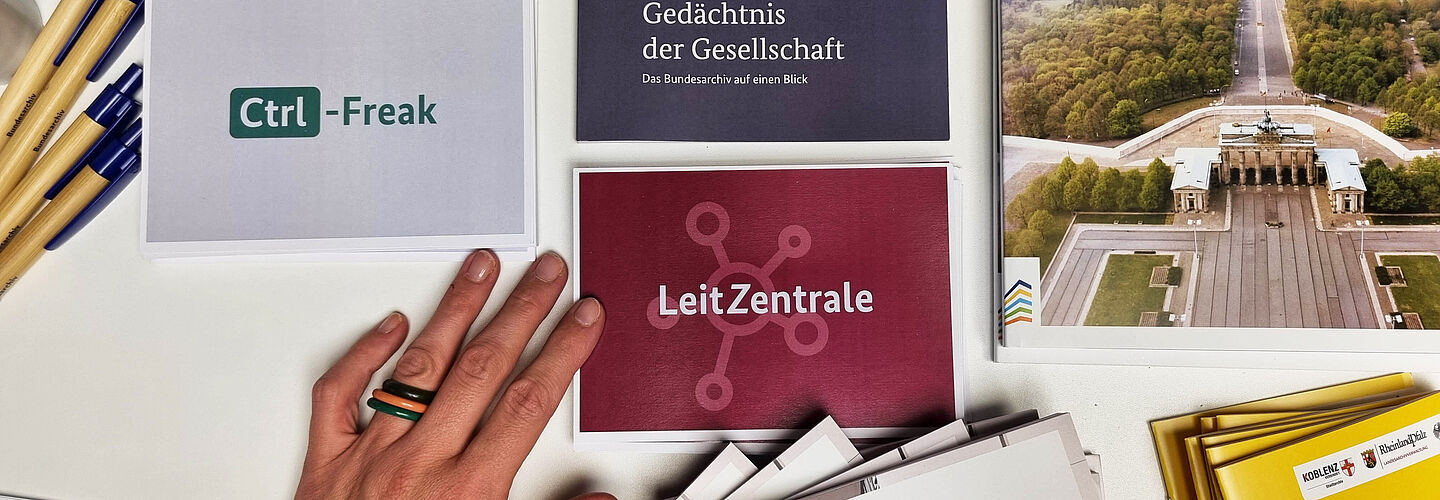 Publikationen und Werbemittel des Bundesarchivs gibt es an unserem Stand.