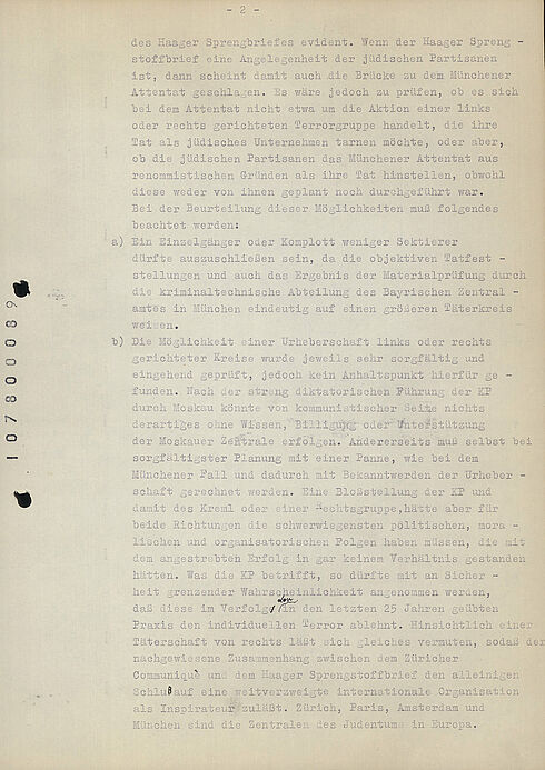 Maschinengeschriebenes Dokument mit strukturierten Absätzen und handschriftlichen Korrekturen