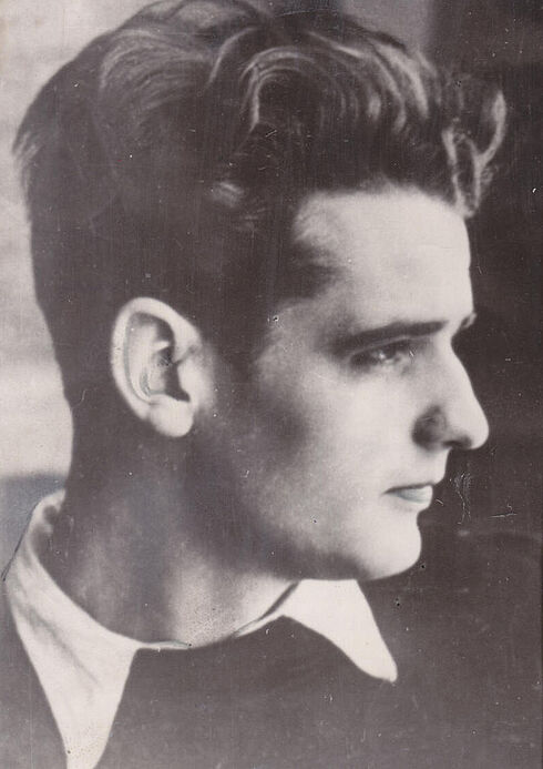 Hans Scholl im Profil, nach Links blickend