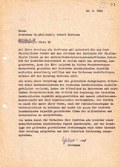 maschinengeschriebener Text mit händischer Unterschrift