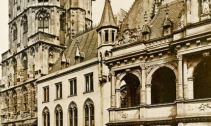 Außenansicht des Kölner Rathauses in den 1920er/30er Jahren