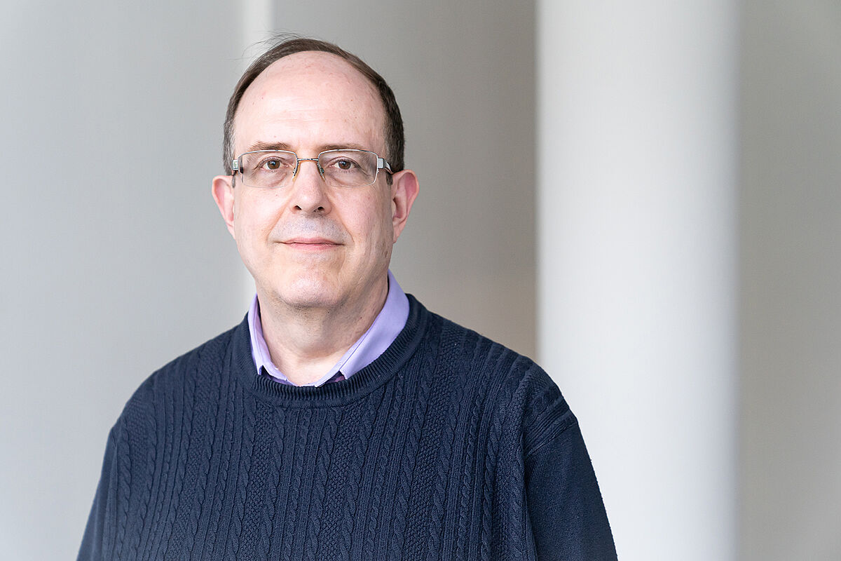 Dr. Douglas Selvage, Wissenschaftlicher Mitarbeiter