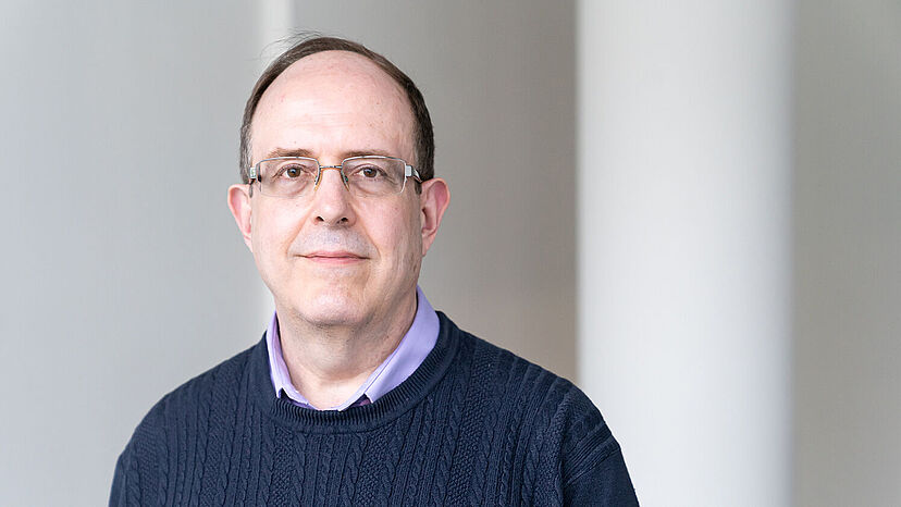 Dr. Douglas Selvage, Wissenschaftlicher Mitarbeiter